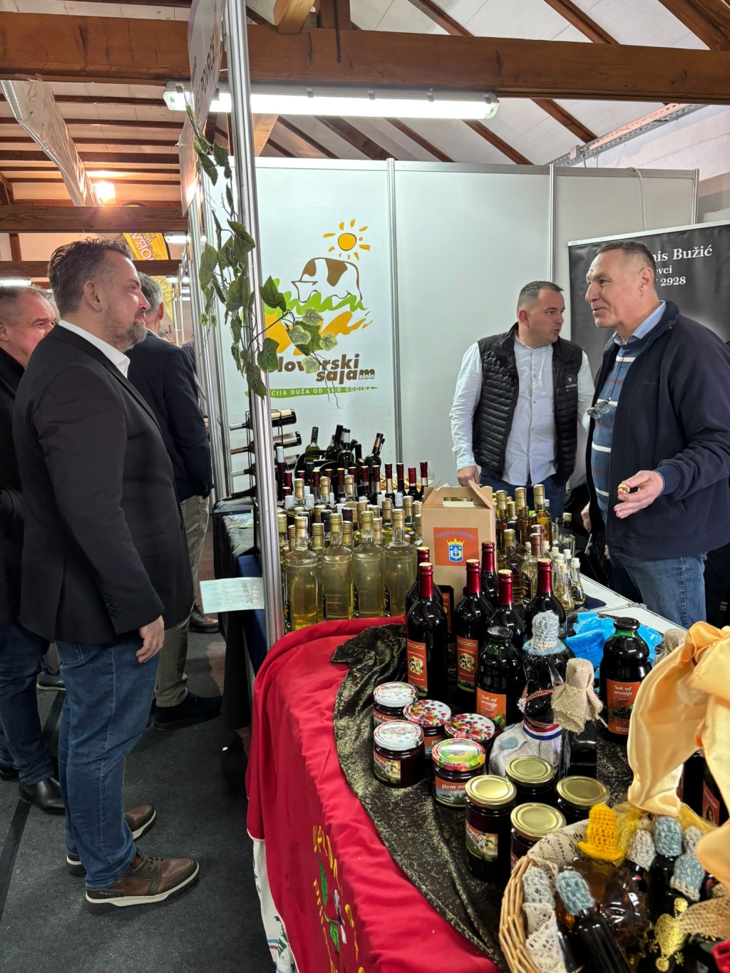 df6404ee 59d8 43fd 98a0 a262e1197b6f