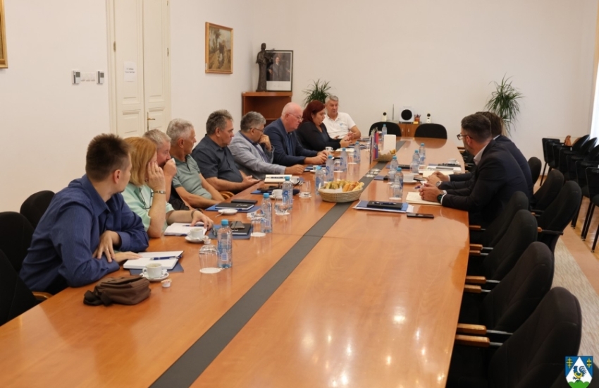 Župan Golubić sastao se s ravnateljima srednjih škola