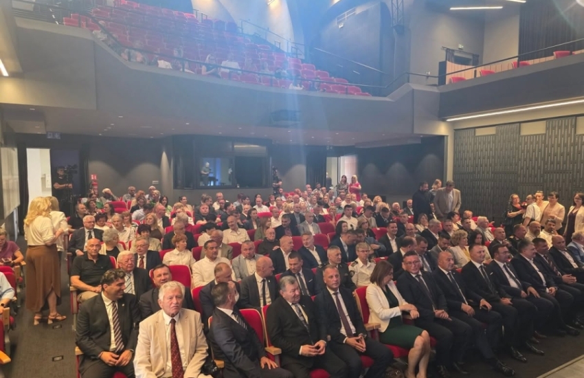 Bjelovarsko-bilogorska županija svečanom sjednicom proslavila svoj Dan