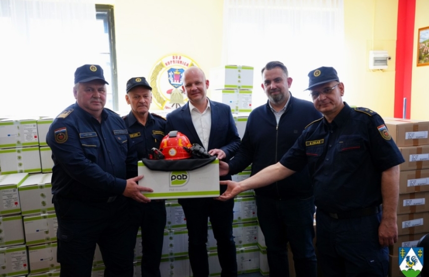 Dobrovoljna vatrogasna društva s područja županije dobila zaštitne kacige i rukavice