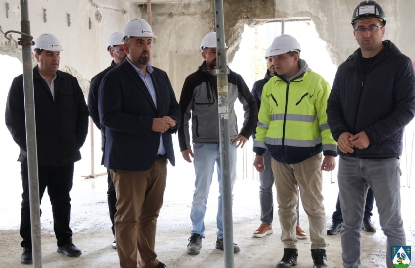 Župan Golubić i suradnici obišli radove na budućem Učeničkom domu u Koprivnici Župan Golubić i suradnici obišli radove na budućem Učeničkom domu u Koprivnici