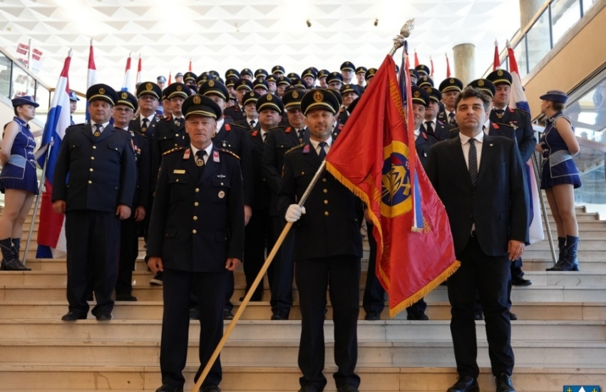 Uz prisustvo brojnih vatrogasaca, svečano obilježeno 150 godina Hrvatske vatrogasne zajednice
