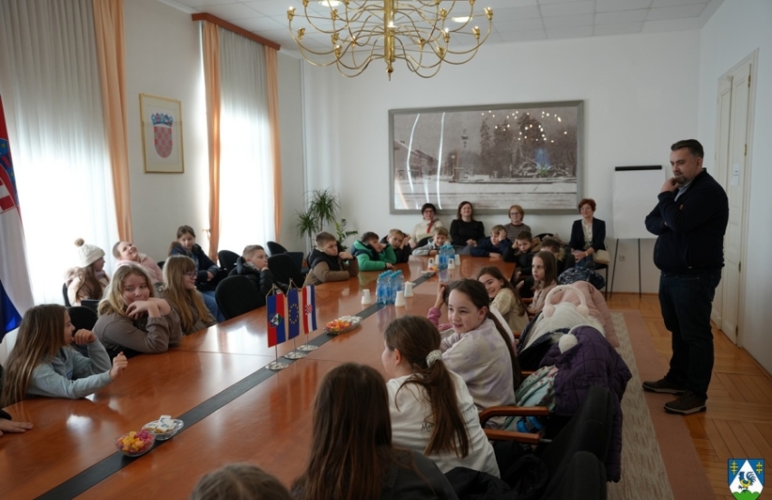 Učenici Osnovne škole Braće Radić posjetili Županijsku upravu