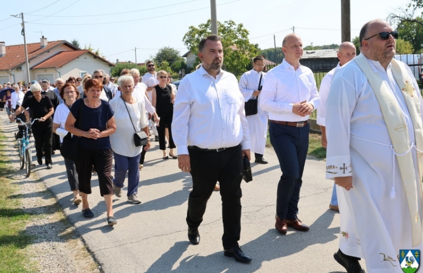 Euharistijskim slavljima i procesijama slavi se blagdan Uznesenja Blažene Djevice Marije
