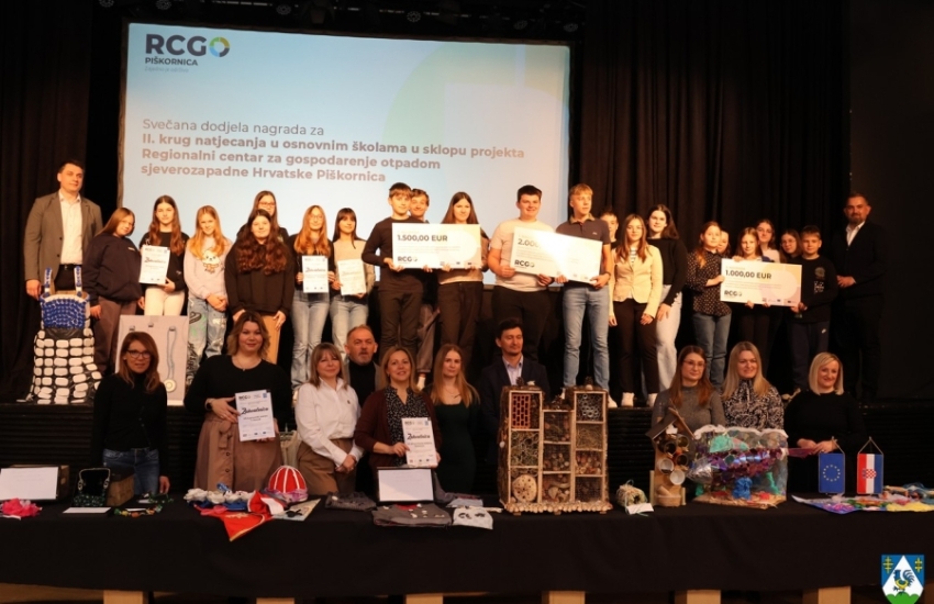 Župan Golubić uručio nagrade učenicima koji su sudjelovali u kreativnom natjecanju osnovnih škola o gospodarenju otpadom