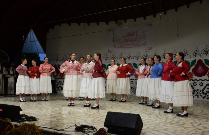 Župan Golubić i zamjenik Rajn na otvorenju festivala „Kaj su jeli naši stari“ u Vrbovcu