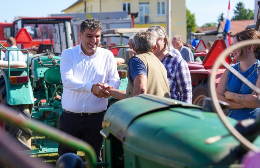 Izložba oldtimer traktora u Koprivničkim Bregima