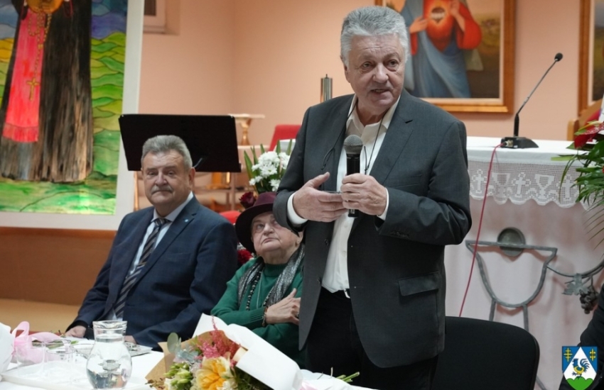 Zvonko Sigetić izložbom „Umjetnička zrenja u zavičaju“ predstavio presjek svoje bogate umjetničke karijere