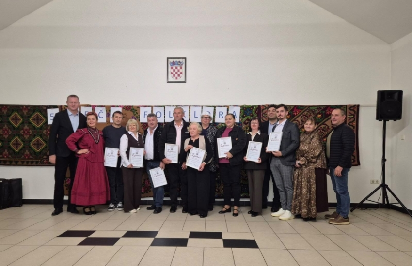 Brojni ljubitelji tradicije podržali večer folklora „Da se bolje upoznamo“ u Velikom Pogancu