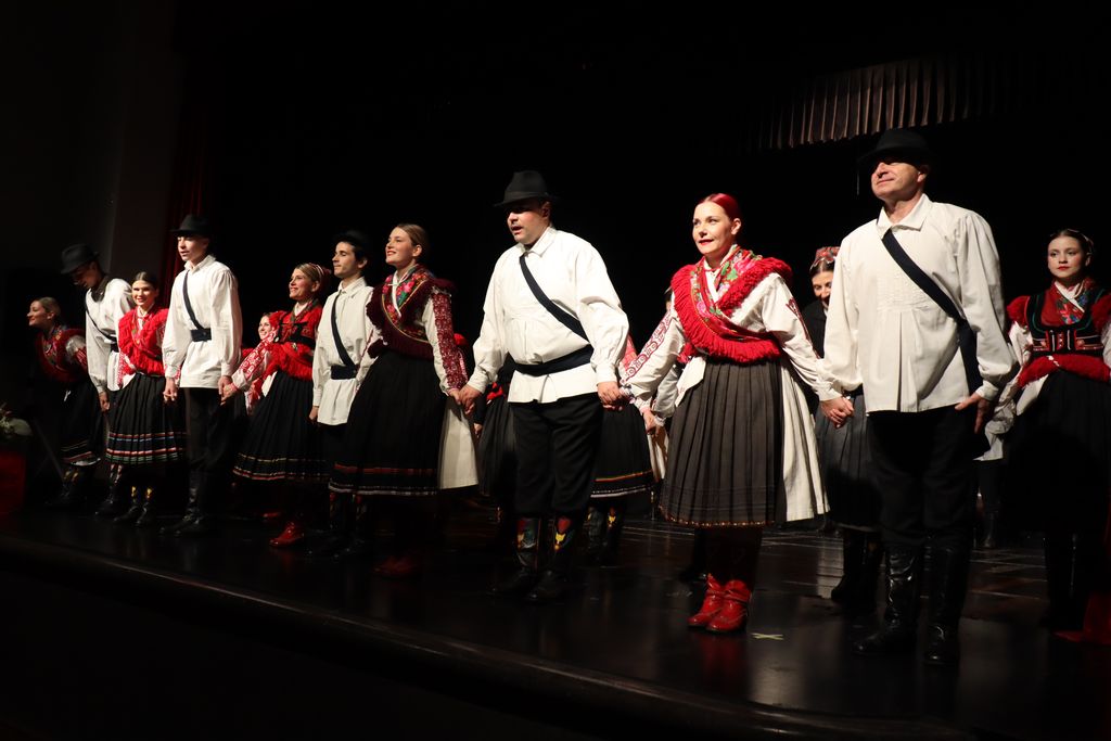 Folklorni ansambl koncert koprivnici s ljubalju 2025 17