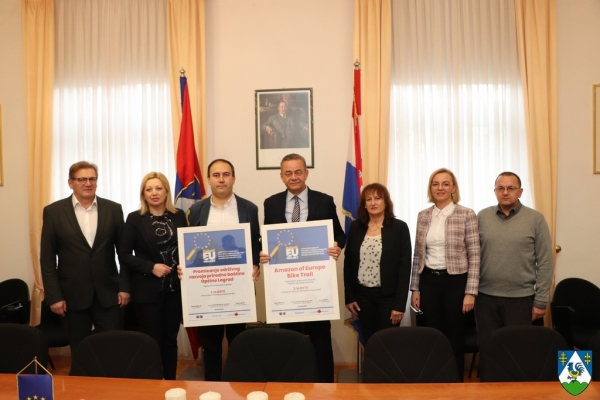 Župan načelniku Saboliću uručio plaketu za osvojeno drugo mjesto na nacionalnom izboru za najbolji županijski projekt