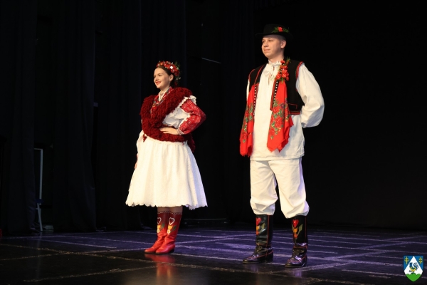 Nastavlja se svečani program Dana Županije – održana revija narodnih nošnji „Županija kroz bogatstvo tradicijskog ruha“