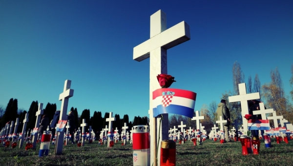 Zapalite svijeće u spomen na žrtve Domovinskog rata i Dan sjećanja na žrtvu Vukovara i Škabrnje