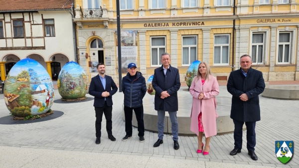 Na Zrinskom trgu u Koprivnici otvorena tradicionalna izložba “Pisanica od srca”