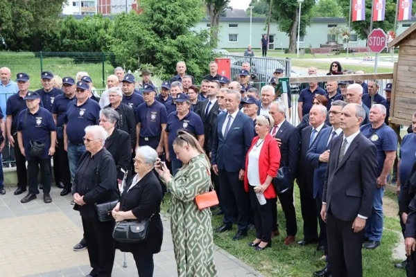 U Križevcima otkrivena spomen-ploča poginulom branitelju Josipu Bađunu