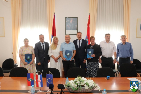 Osnovne škole u Virju, Drnju i Koprivničkim Bregima uskoro dobivaju fotonaponske elektrane