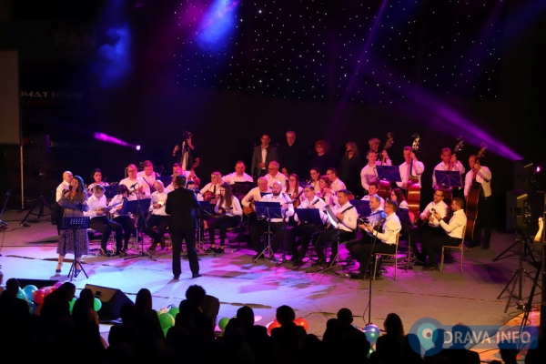 Humanitarni koncert „10 godina bez maestra“ ispunio dvoranu koprivničke Srednje škole
