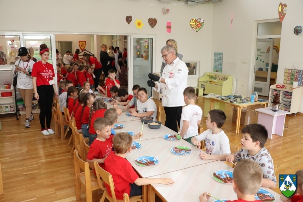 Vrtićarci izrađivali ukusne slastice u sklopu 8. Virovske prkačijade