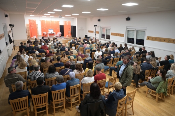 Predstava Kerekesh teatra &bdquo;Beba&ldquo; odu&scaron;evila Kalinovčane