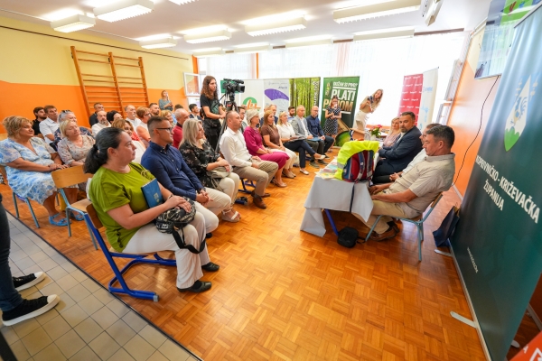 Za lak&scaron;i početak nove &scaron;kolske godine Županija osigurala 44.756 besplatnih bilježnica, 3.600 bočica i 990 sigurnosnih navlaka
