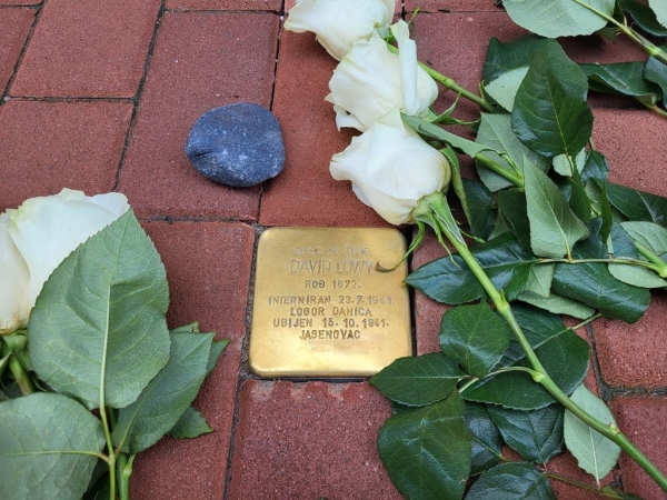 U Koprivnici svečano položen kamen spoticanja u spomen na Davida Löwyja