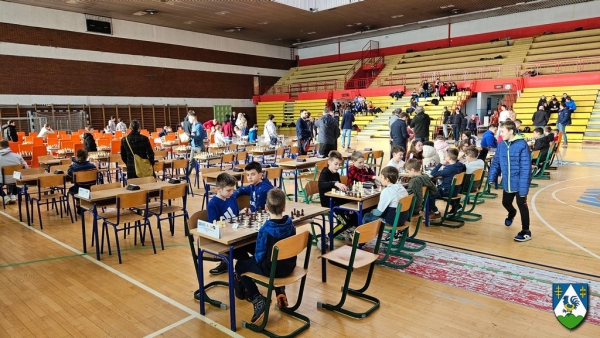 Turnir polaznika šaha u školama 2024. okupio 150 natjecatelja