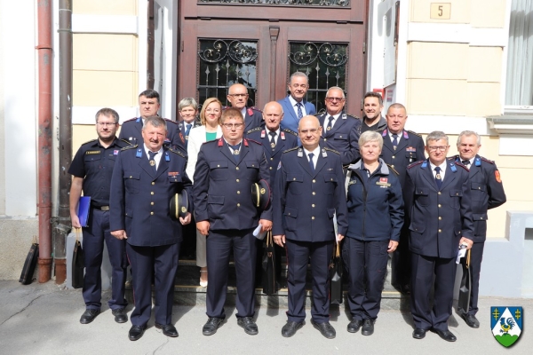Župan održao prijem za vatrogasce, potpisani ugovori za nabavu vatrogasne opreme