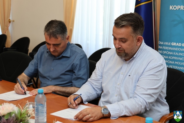 Nastavlja se s projektom javnog linijskog prijevoza – potpisani ugovori vrijedni 3,8 milijuna eura 