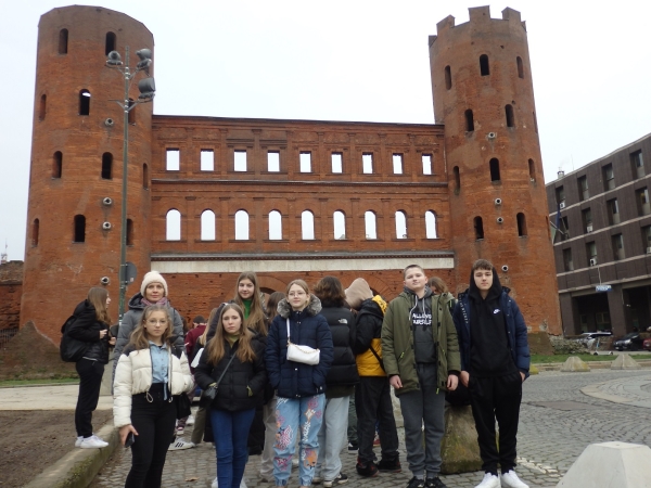 Učenici OŠ Sveti Petar Orehovec na Erasmus+ mobilnosti u Torinu učili o pravima migranata
