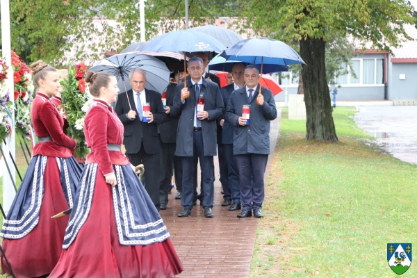 Svečano proslavljen Dan križevačkih branitelja i 31. obljetnica oslobođenja vojnih objekata u Križevcima