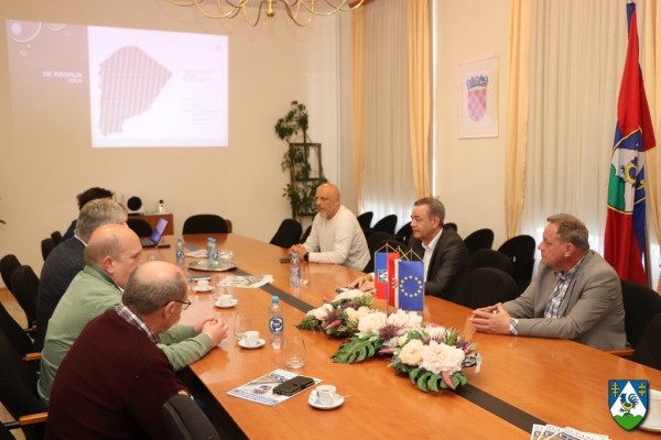 U Županijskoj upravi održan sastanak na temu izgradnje solarne elektrane u Rasinji