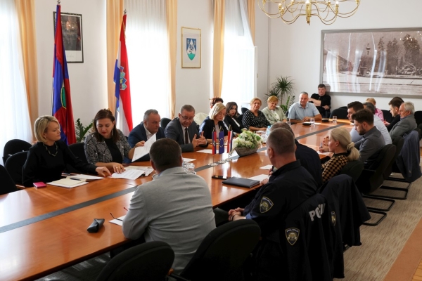 Županijsko Vijeće za prevenciju raspravljalo o problemu vršnjačkoj nasilja i sigurnosti u prometu