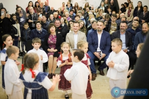 Župan Golubić otvorio izložbu &bdquo;Dru&scaron;tveni život Peteranca u 20. stoljeću&ldquo;