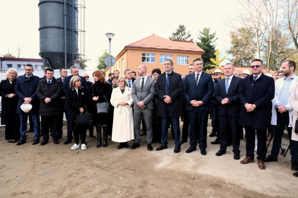 Župan u Varaždinu prisustvovao polaganju kamena temeljca Centralnog operacijskog bloka Opće bolnice i otvorenju Centra kompetentnosti inovativnih zdravstvenih tehnologija