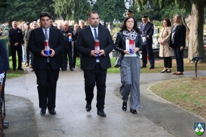 Uoči blagdana Svih svetih i Du&scaron;nog dana županijska delegacija položila vijence