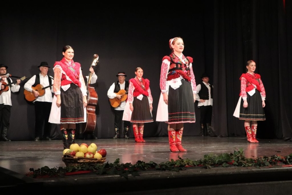 U Domoljubu održan koncert „Folklorni ansambl Koprivnica i prijatelji“