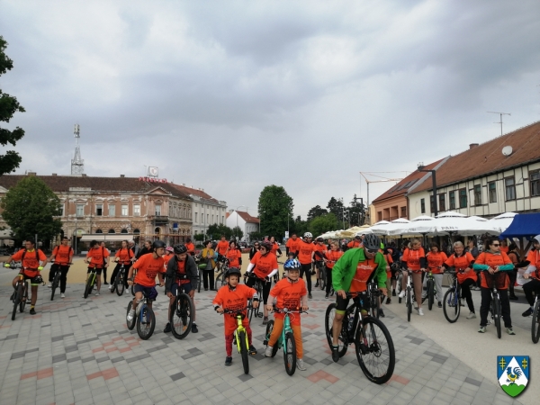 Humanitarna biciklijada „Biciklirajte s nama, biciklirajte za one koji ne mogu“ okupila brojne građane
