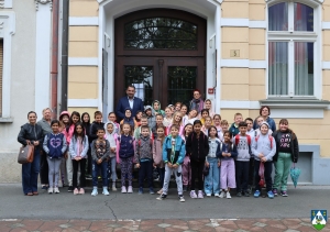 Učenici Osnovne &scaron;kole Drnje posjetili Županijsku upravu